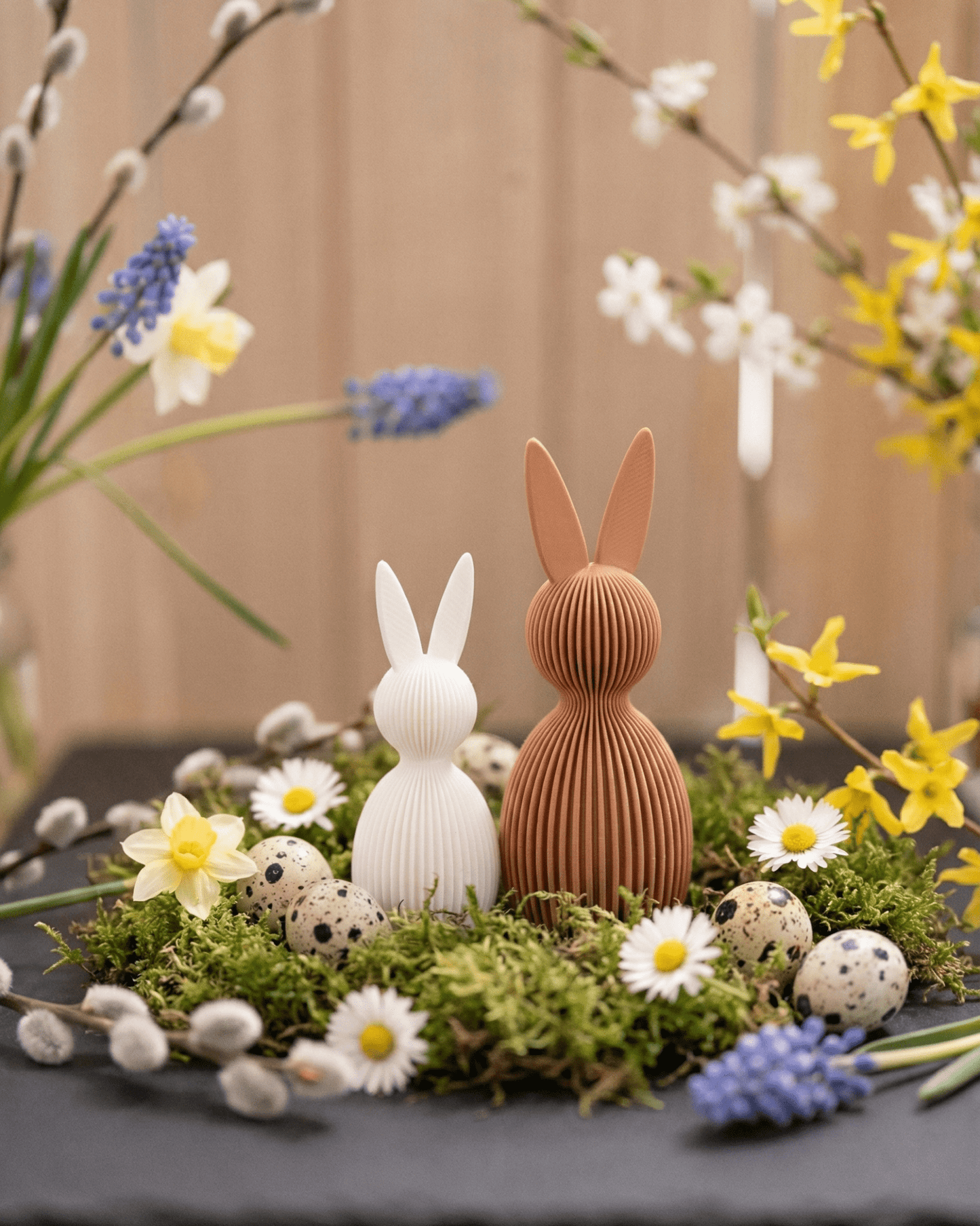 Deko-Hase Skulptur in Lamellen-Optik – Osterdeko - Ribbed Collection